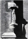 Sint Jozef aan de zijgevel van de Catharinakerk.