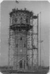 De watertoren in aanbouw