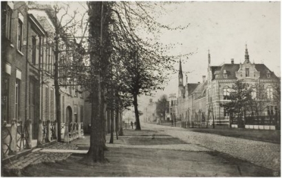 Helmond. Marktstraat in de richting van de Markt rond 1900. Fotograaf onbekend.