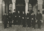 Het gemeentebestuur was lange tijd een mannenbolwerk. Hier het laatste gemeentebestuur van de op dat moment nog zelfstandige gemeente Tongelre in 1919. Beeldcollectie RHCe